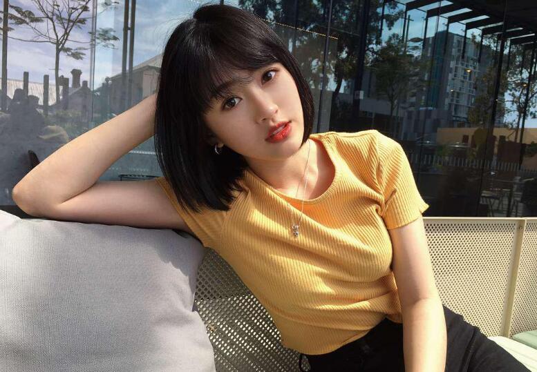 黑丝袜制服先用按摩棒自慰 被老汉推车爽到呻吟不断